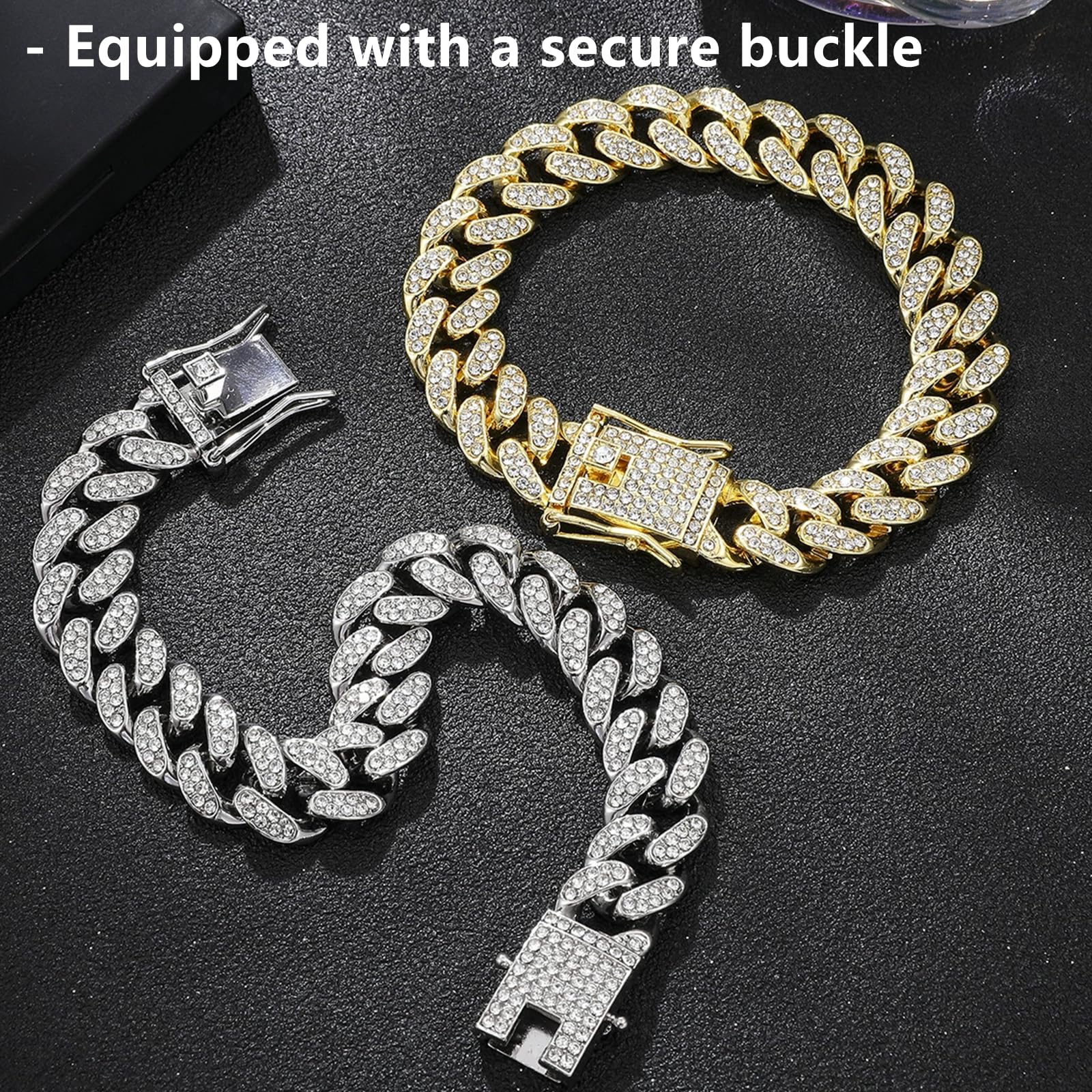 DKJEkdje collier porté par un chiot lors d'une promenade soignée