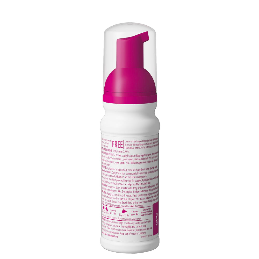Douxo S3 Calm mousse posée dans une salle de bain pour routine de soin