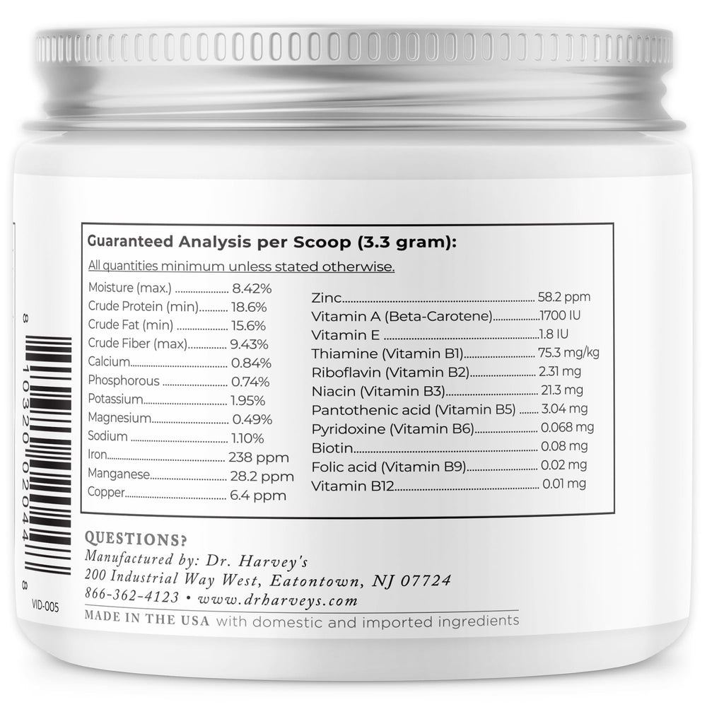 Dr. Harvey's chien mangeant repas avec supplément, favorise bien-être quotidien