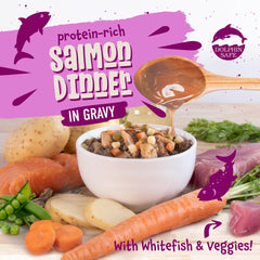 Earthborn Holistic gros plan sur flocons de saumon et poisson blanc, riche en protéines
