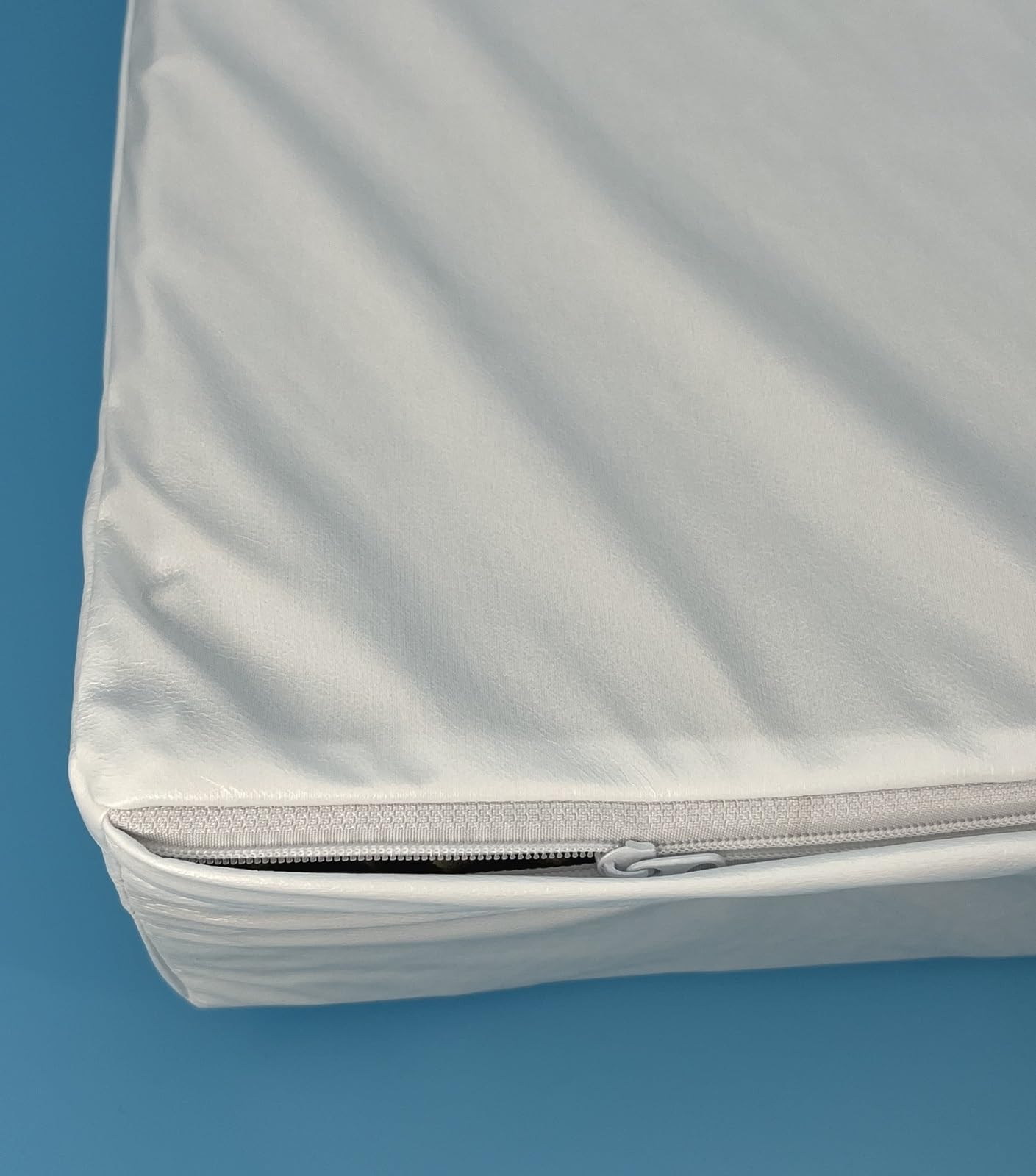 EechicSpace doublure dans un décor avec chiot, protège mousse et facilite entretien