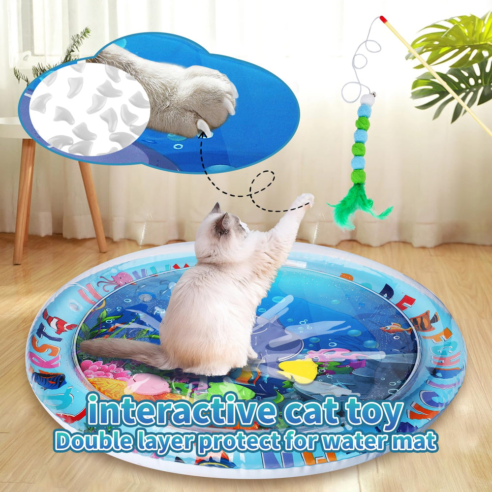 FAMOPLAY chat jouant avec le tapis illustrant stimulation et exercice sécurisés