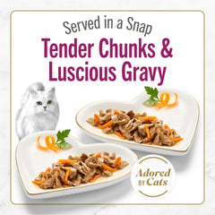 Fancy Feast barquette ouverte gros plan révélant morceaux et gravy appétant