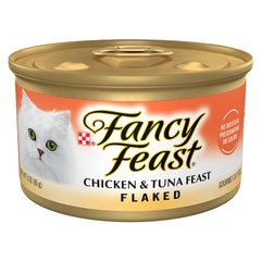 Fancy Feast boîte face montrant flocons de poulet et thon appétissant