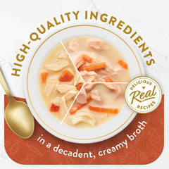Fancy Feast sachet ouvert avec bouillon crémeux et morceaux visibles