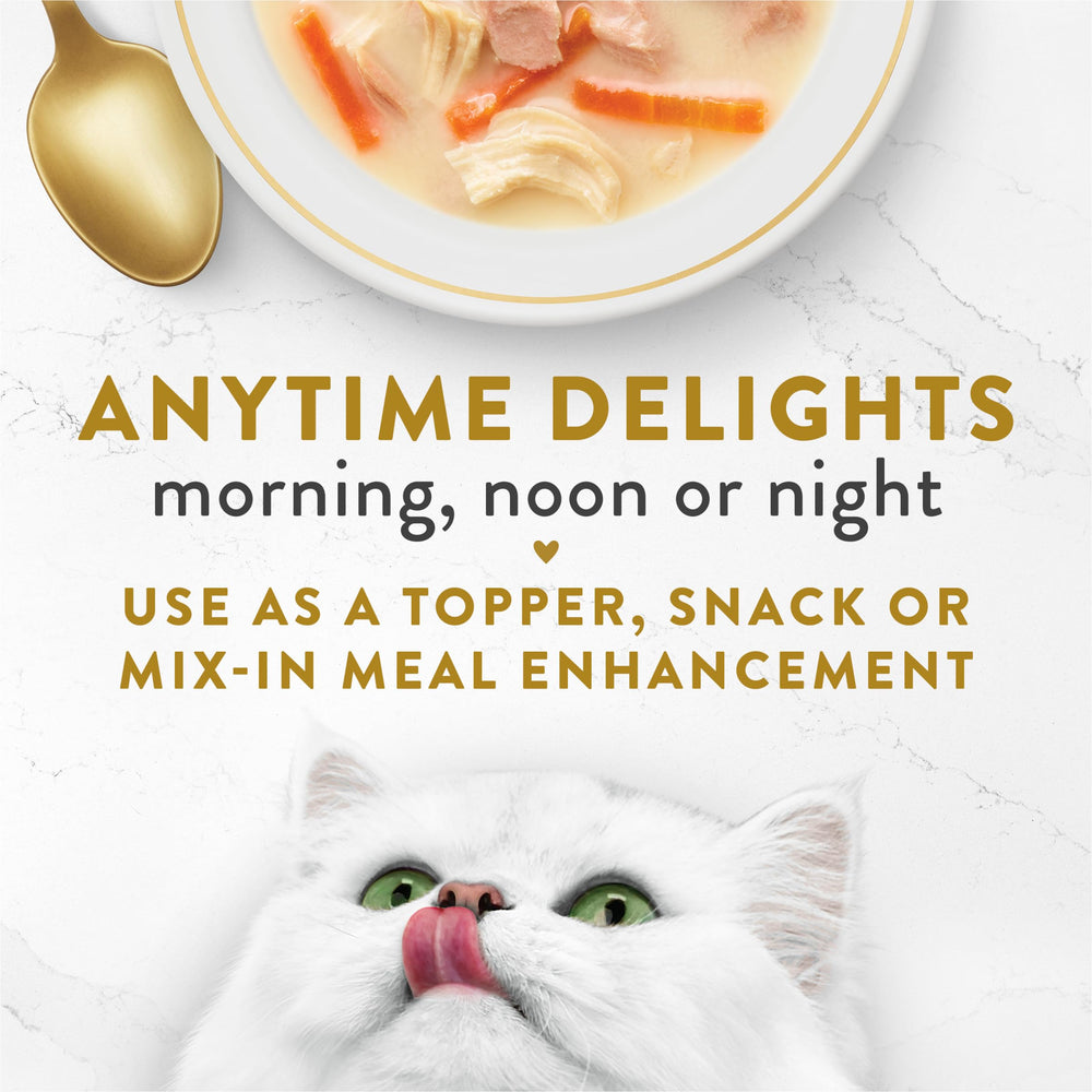 Fancy Feast sachet versé sur assiette, rehausse la nourriture du chat