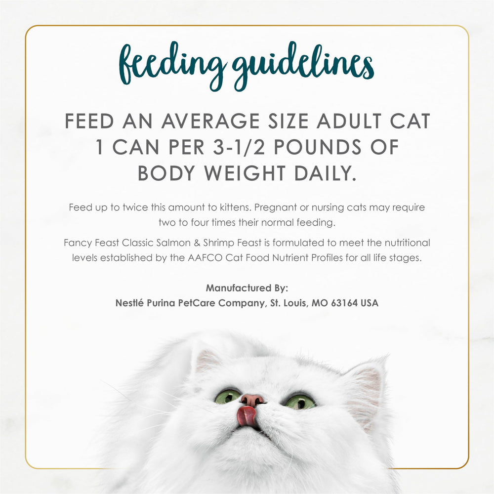 Fancy Feast chat qui mange, satisfaction et hydratation augmentée