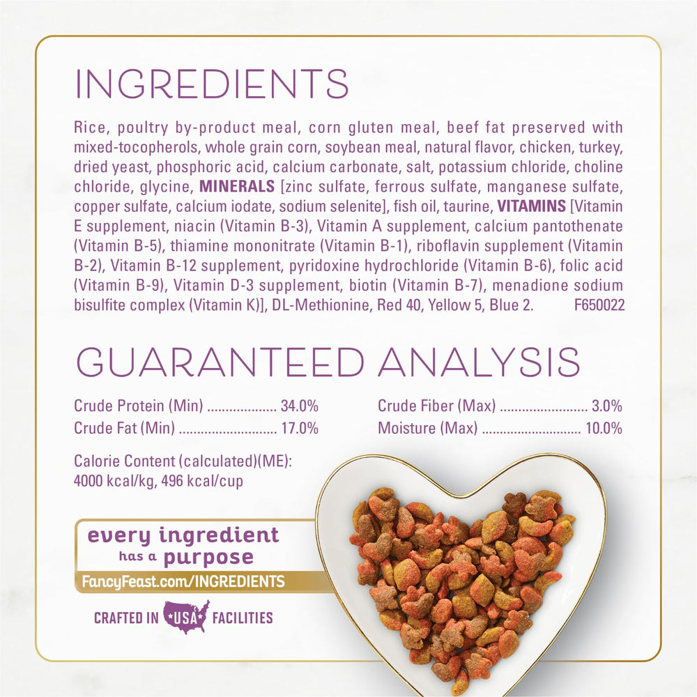 Fancy Feast étiquette nutrition affichant vitamines et minéraux essentiels