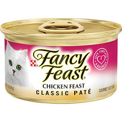 Fancy Feast pâté servie dans une assiette pour chat aspect gourmand