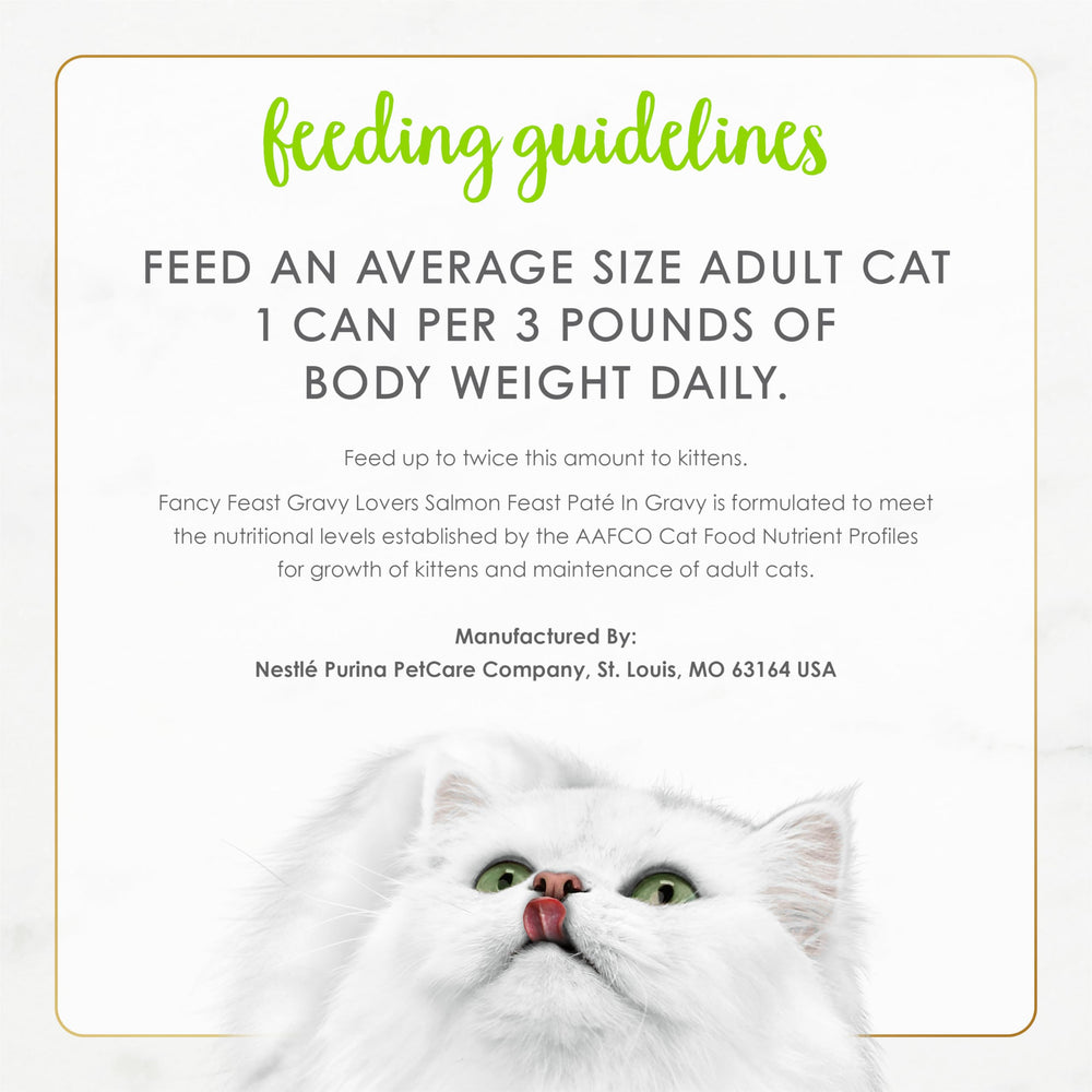 Fancy Feast Purina comparaison de taille d'une boîte montrant portion individuelle pratique