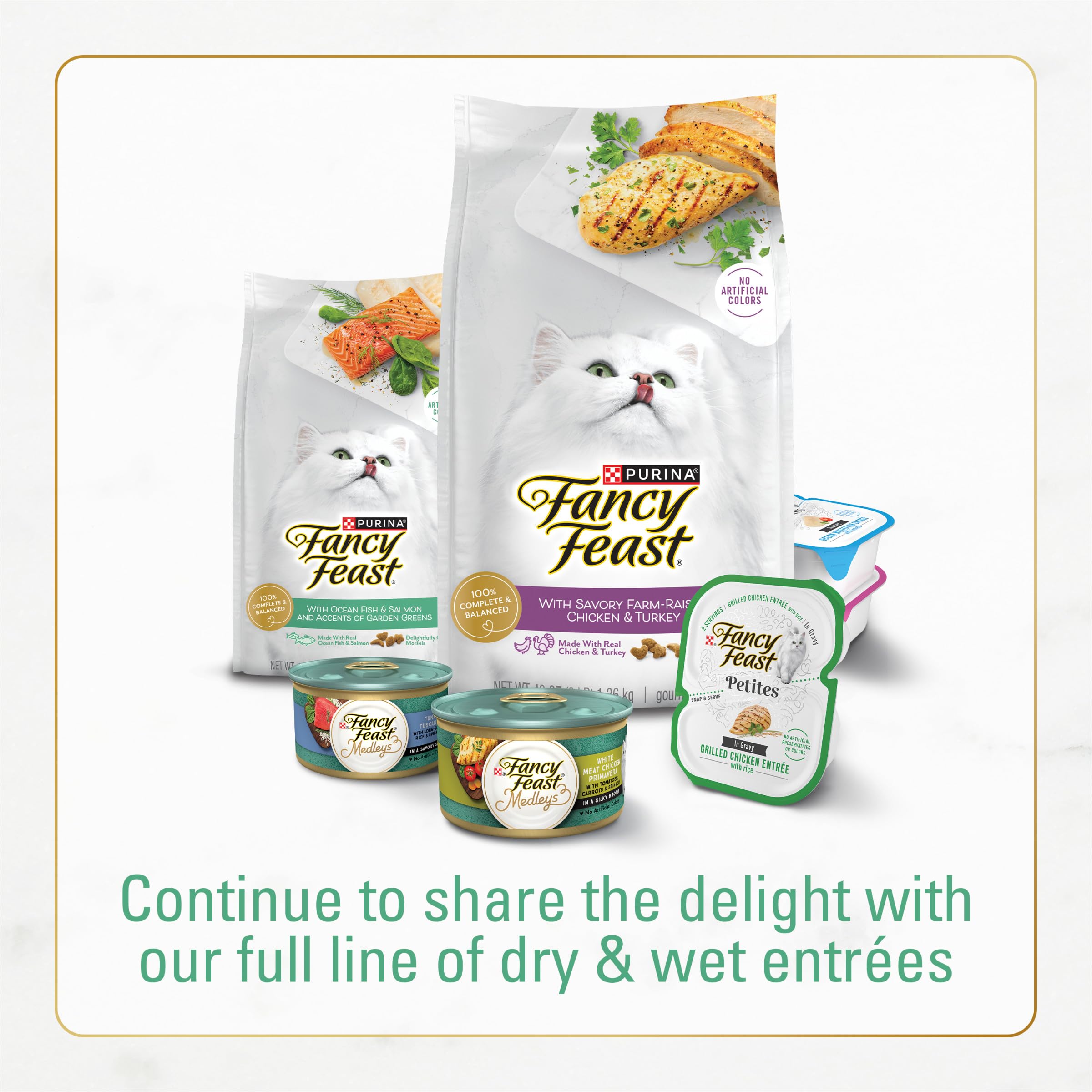 Fancy Feast chat dégustant croquettes, moment plaisir et satisfaction
