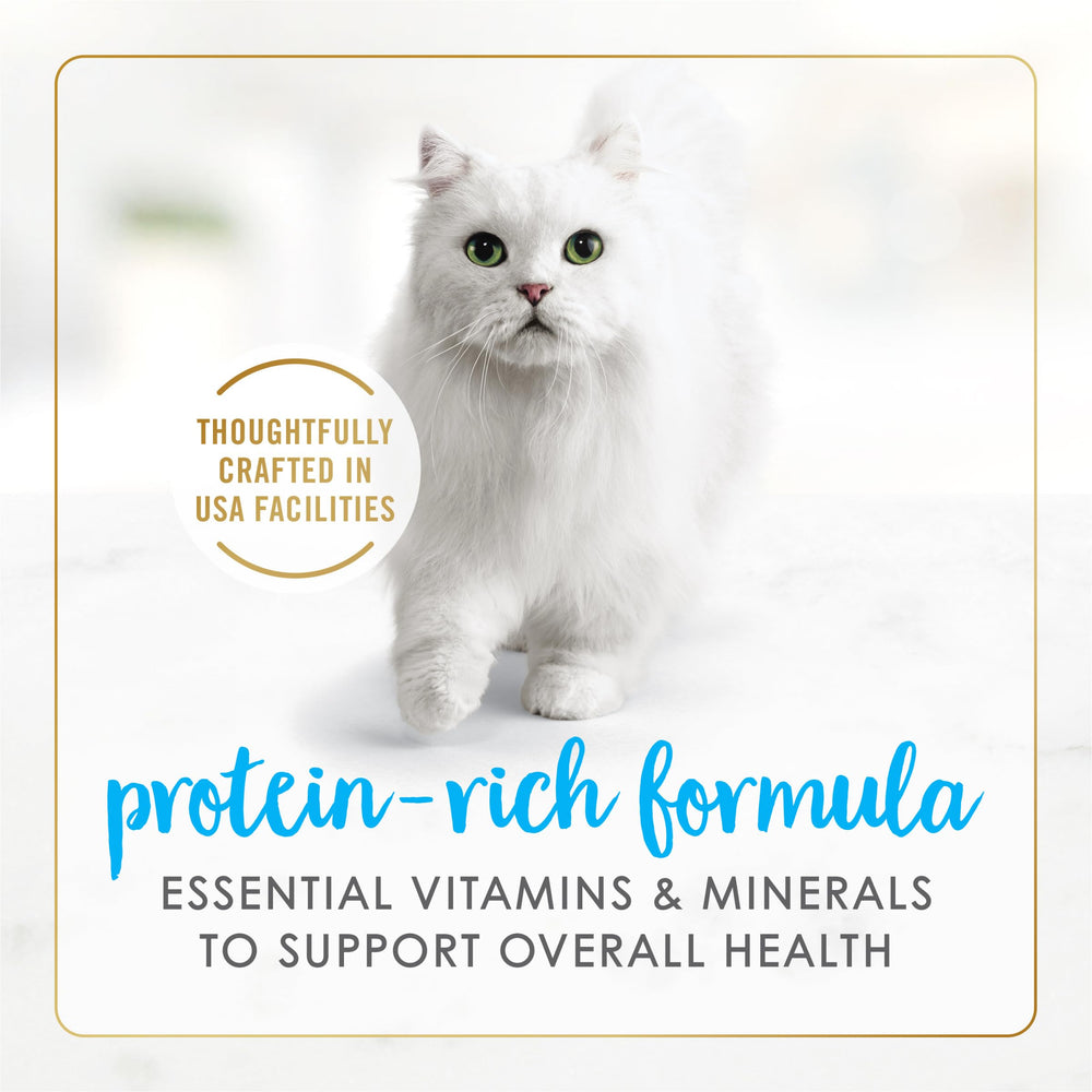 Fancy Feast comparaison taille avec une main démontrant portion pratique