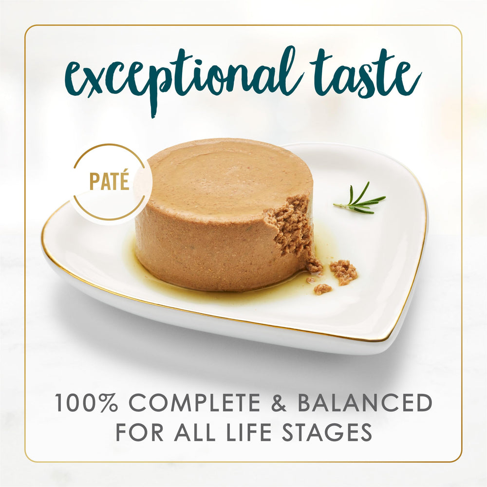 Fancy Feast gros plan sur la texture pâté lisse, facilite la prise alimentaire