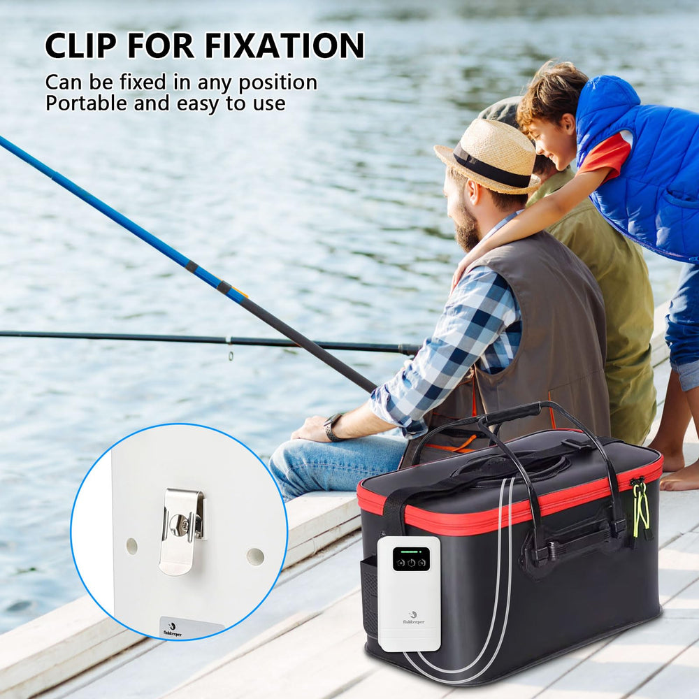 fishkeeper posé dans une main pour montrer taille compacte