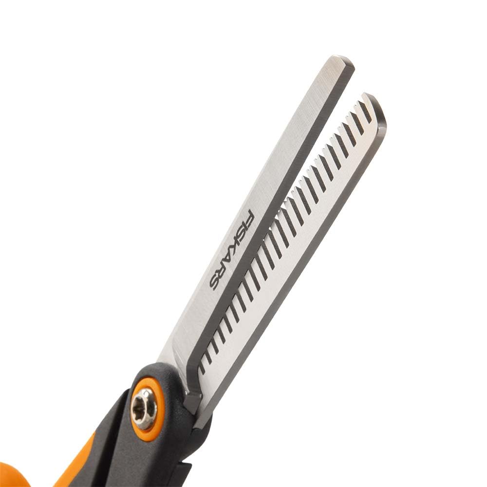 Fiskars dents dentelées zoom pour texturer et déduire le volume