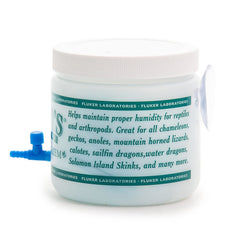 Fluker's mini dripper installé dans terrarium offrant hydratation naturelle aux reptiles
