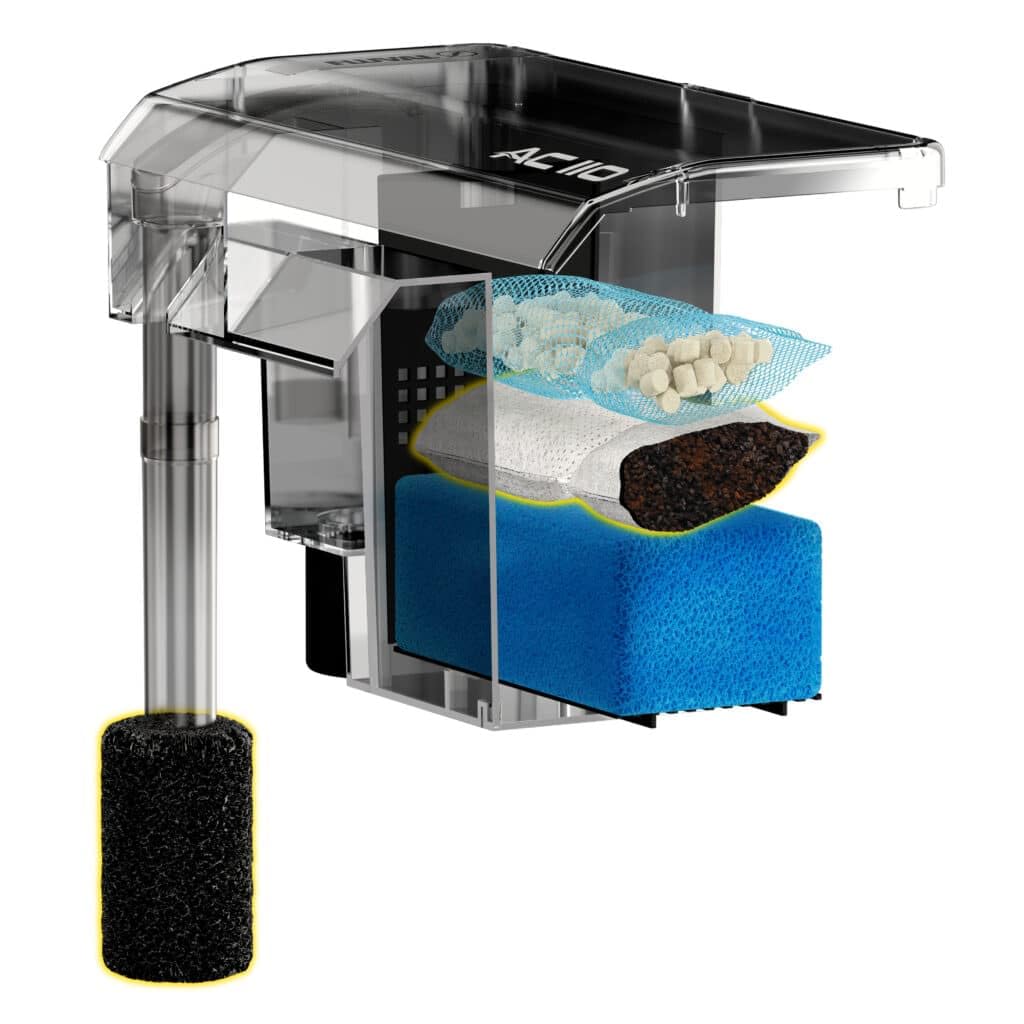 Comparaison de taille Fluval Clear à la main pour visualiser les 310 g pratiques