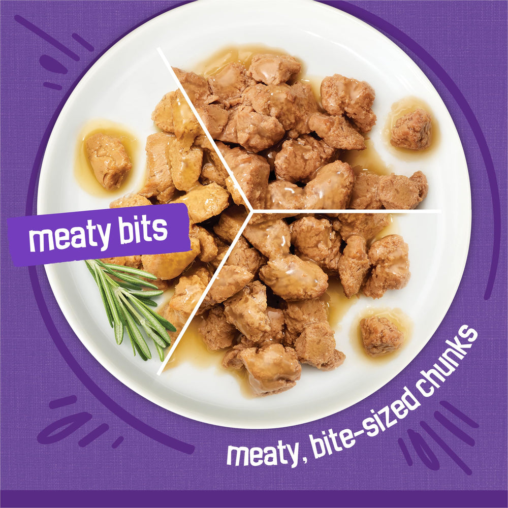 Friskies boîte ouverte révélant contenu tendre et sauce savoureuse