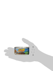 Purina Friskies contenu en gros plan montrant le pâté lisse, texture attractive pour chat