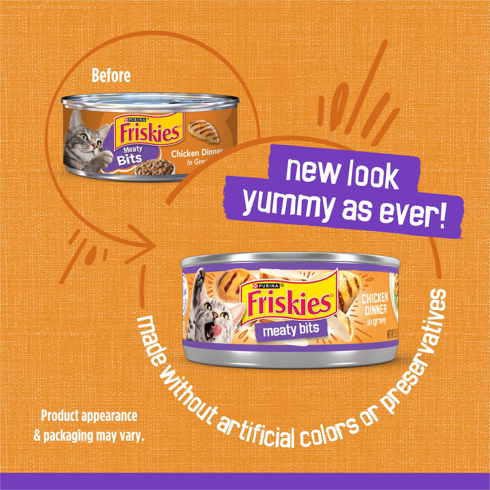 Friskies gros plan sur morceaux de poulet offrant une texture appétissante