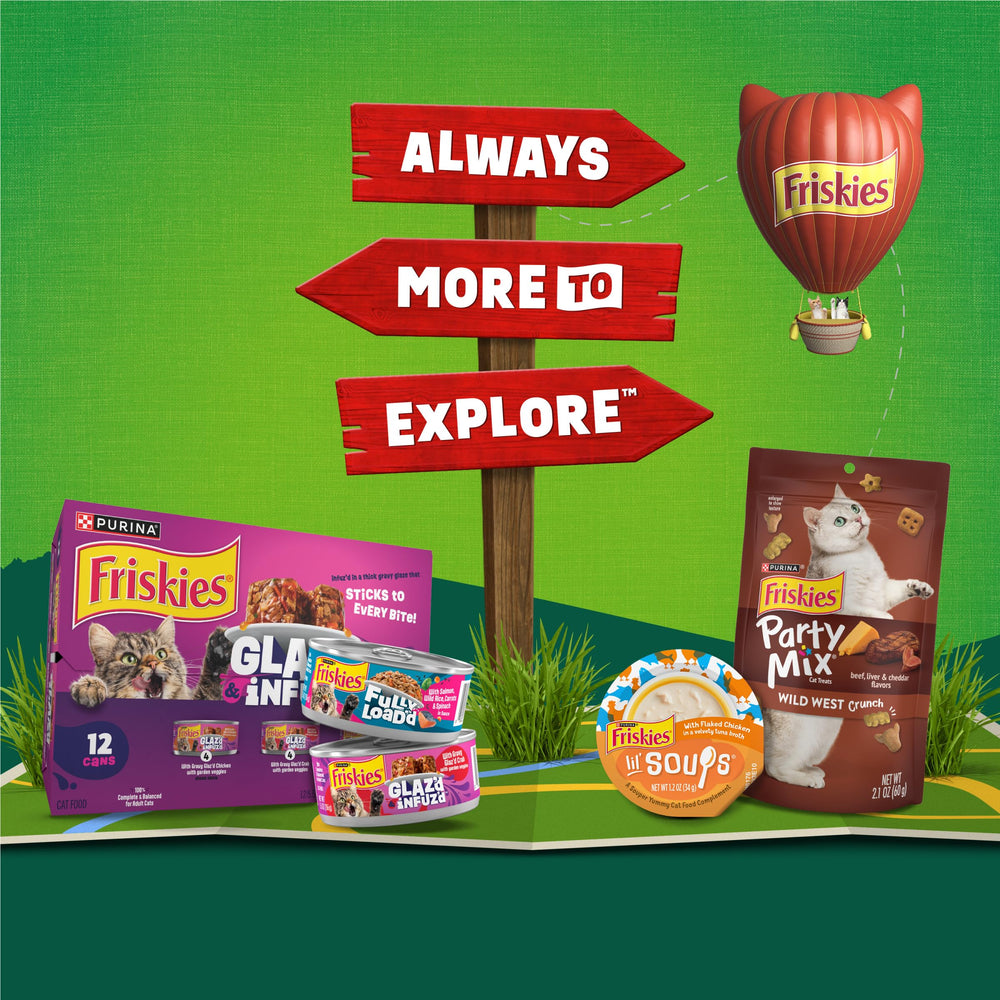 Friskies Purina chat mange dans le bol montrant plaisir alimentaire