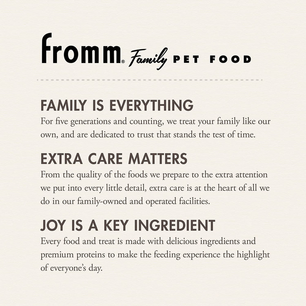Fromm ingrédients montrant grains entiers et cacahuète, indication d'une recette complète