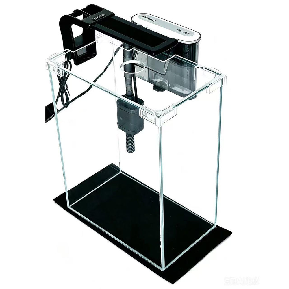 FS&AQ aquarium sur bureau créant ambiance décorative et détente