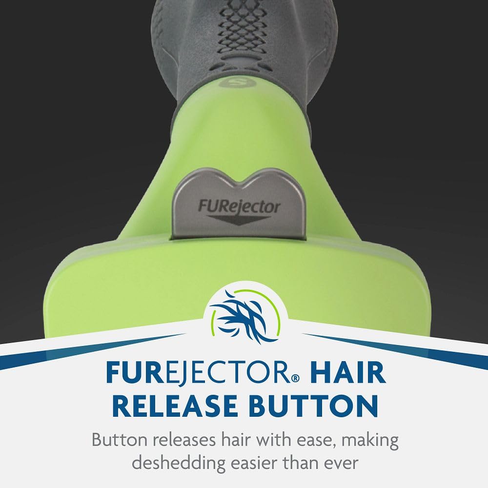 FURminator amas de poils retirés après usage, nettoyage simplifié