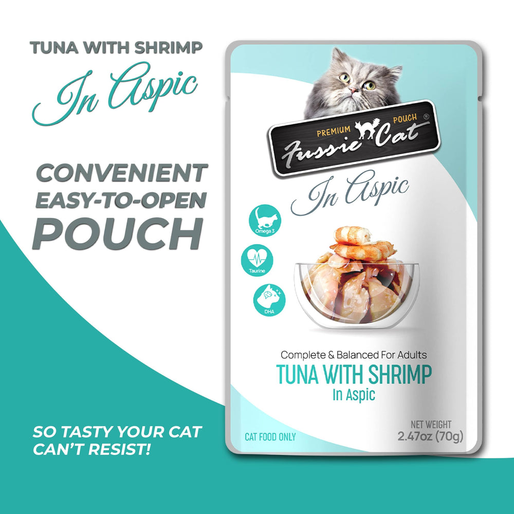 Fussie Cat sachet comparé à une main pour visualiser la taille pratique