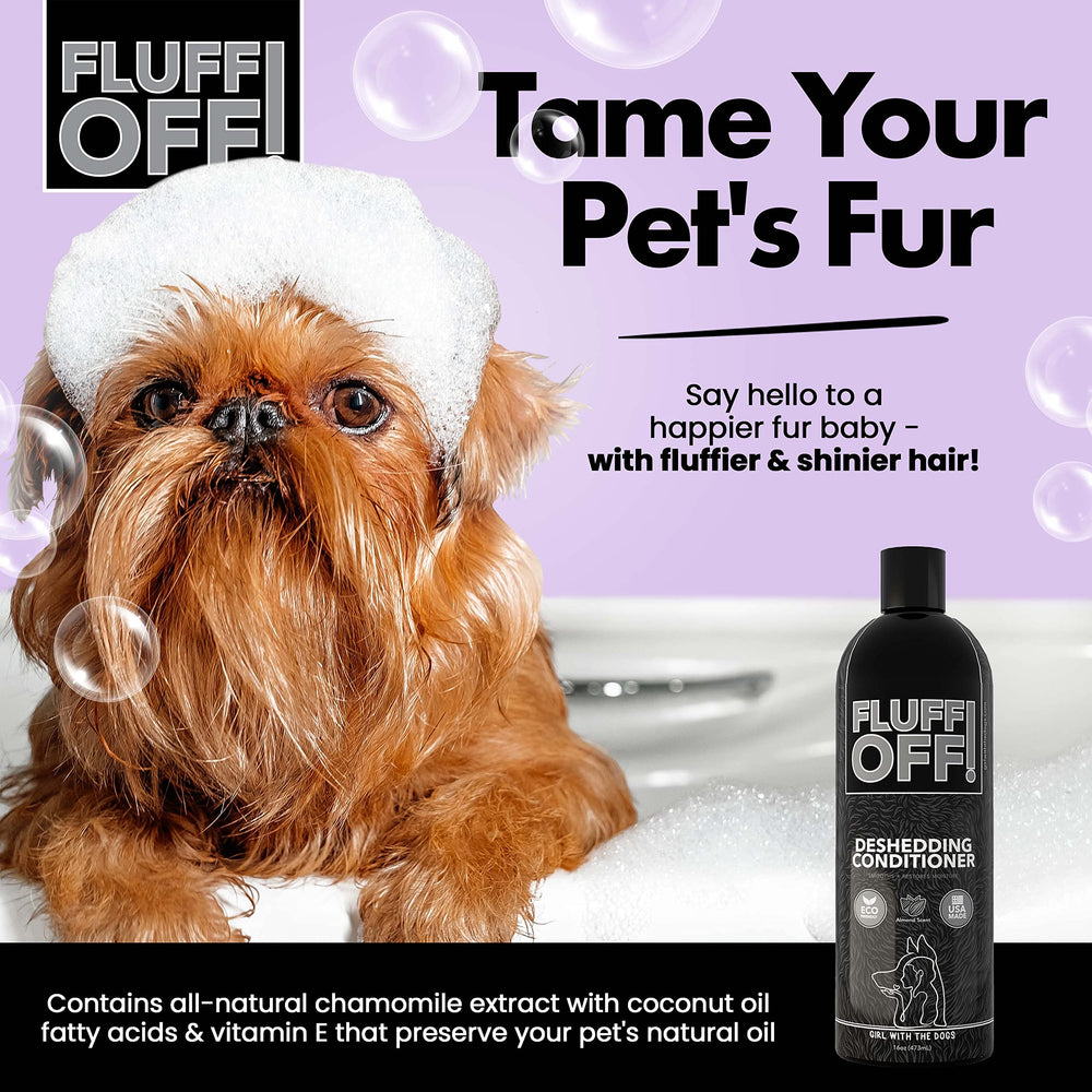 Toiletteur appliquant Fluff Off sur un chien pour faciliter le démêlage et réduire la perte de poils