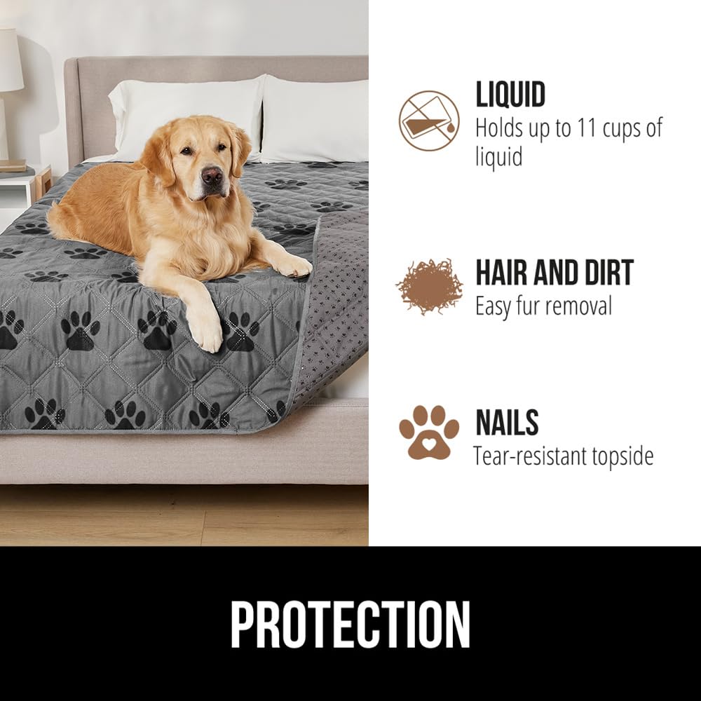 GORILLA GRIP couverture en usage sur canapé avec chien pour protection complète