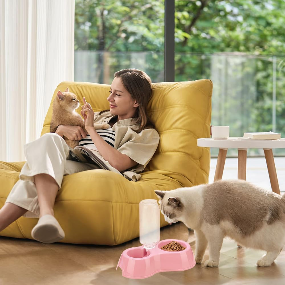 GRETJOB griffoir en carton gros plan protégeant les meubles du chaton