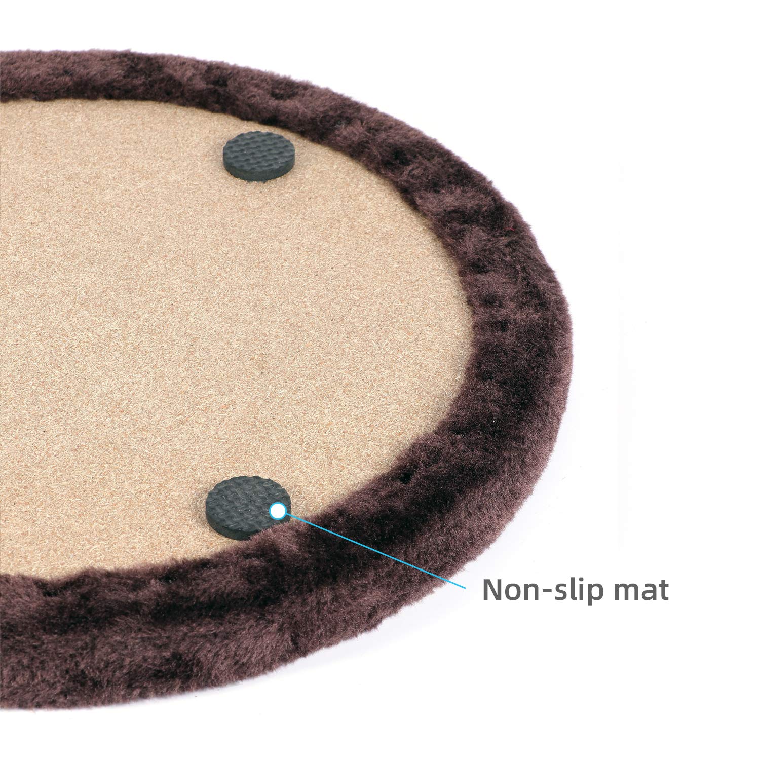 Happi N Pets chat utilisant l'auto-brosse pour moins de poils à la maison