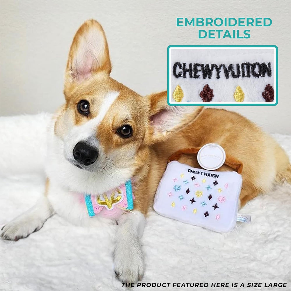 Haute Diggity Dog comparaison de taille à côté d’une main pour échelle pratique