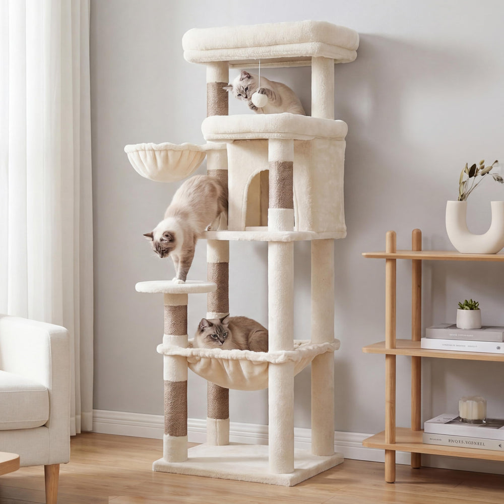 Heybly arbre à chat placé dans un salon moderne illustrant intégration et confort