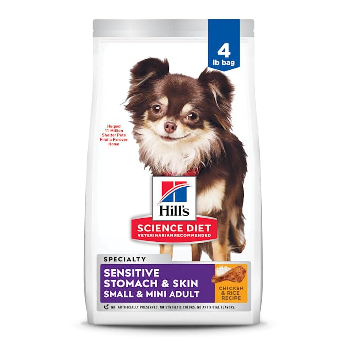 Hill's Science Diet comparaison de taille des croquettes dans une main