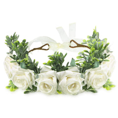 Honoson collier face montrant roses blanches et feuillage élégant, met en valeur