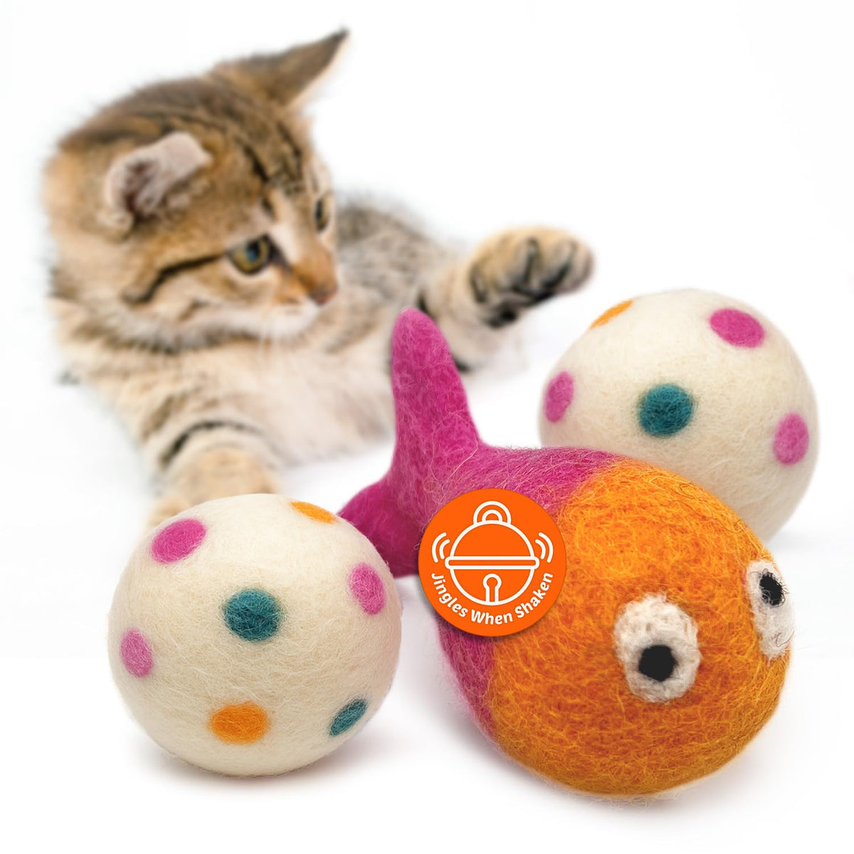 Hustle & Blush vue avant du lot de trois jouets en laine, bénéfice : présentation claire du produit