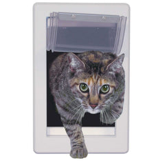 Ideal Pet Products chatière en situation avec chat entrant facilitant l'accès autonome