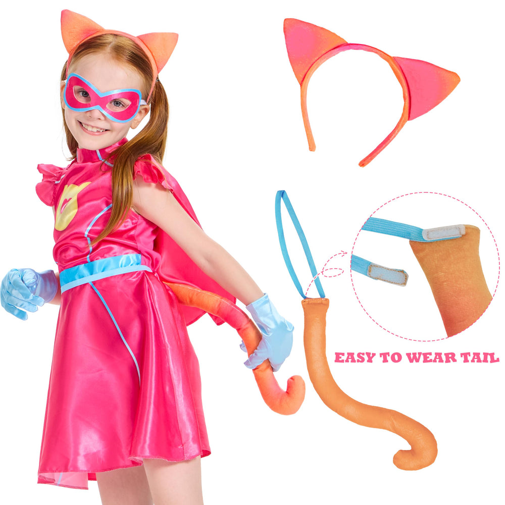 IKALI enfant porte le costume en action renforçant imagination