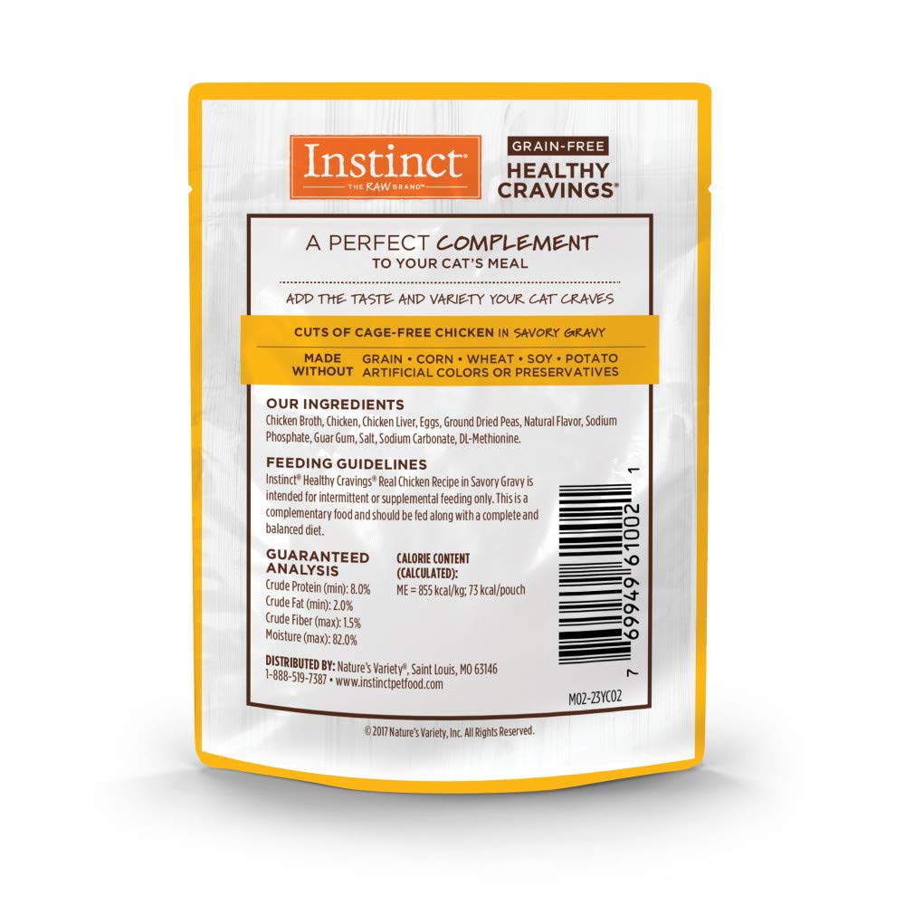 Instinct sachet ouvert révélant sauce et morceaux de poulet nutritifs