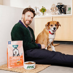 Jinx portionneur avec croquettes pour faciliter le dosage quotidien