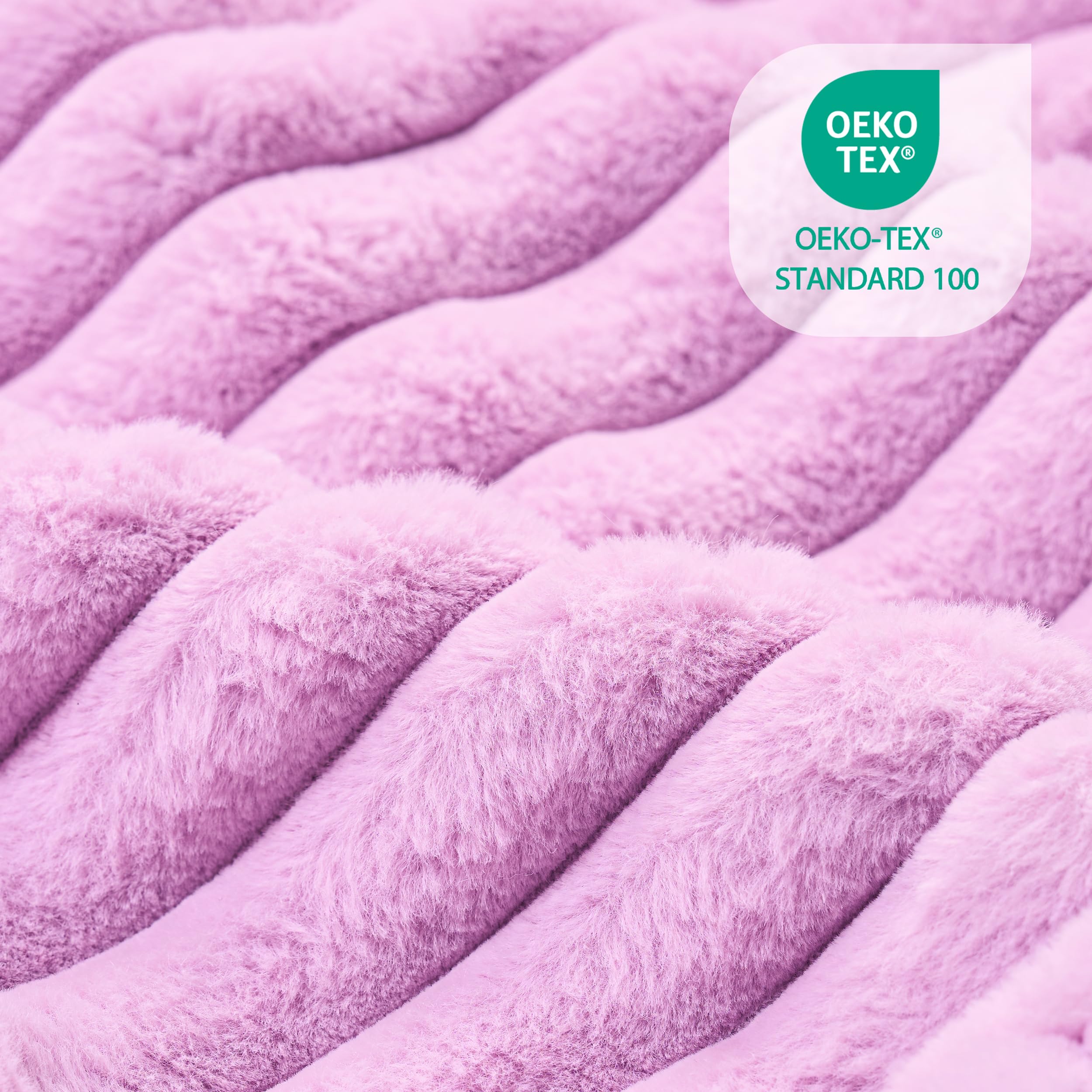 Jolifield comparaison de taille avec un coussin pour échelle