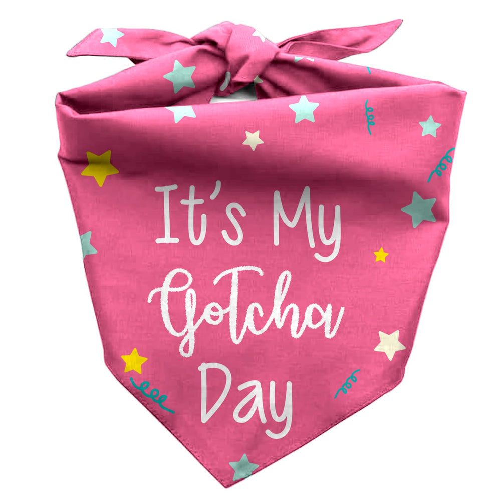 Joyriza bandana vue avant montrant le message "It's My Gotcha Day" pour photos mémorables