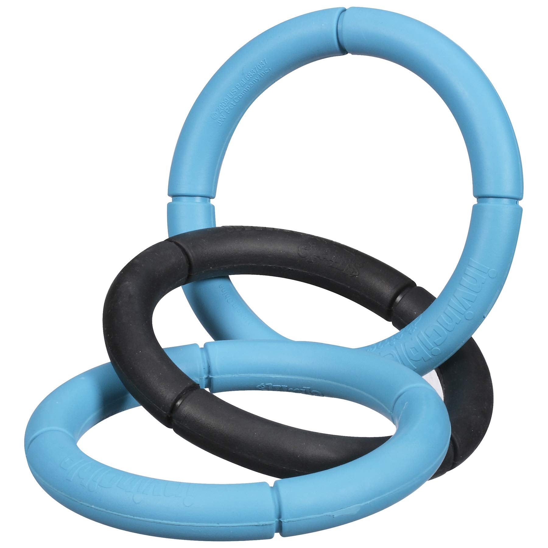 JW Invincible Chains Large en jeu avec chien favorisant exercice actif