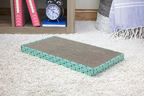 Kitty City plaque saupoudrée de catnip attirant le chat vers le griffoir