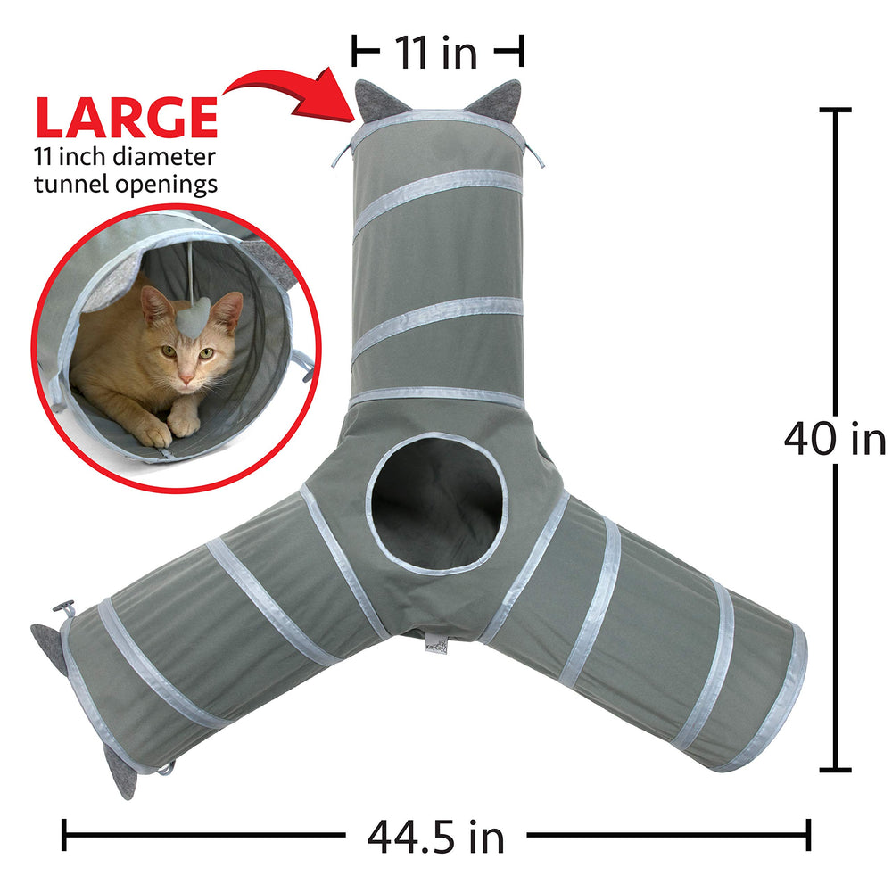 Tunnel Kitty City relié à d'autres accessoires pour aire de jeu modulable