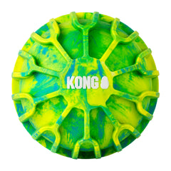 KONG FlexBall face avant montrant l’emballage et l’usage pour chiens actifs