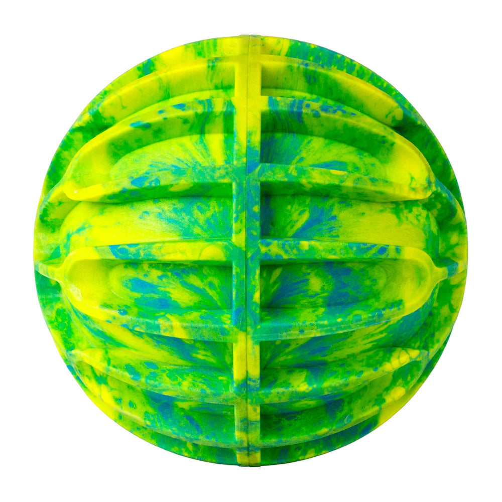 KONG FlexBall gros plan sur les rainures facilitant la prise et le lancer