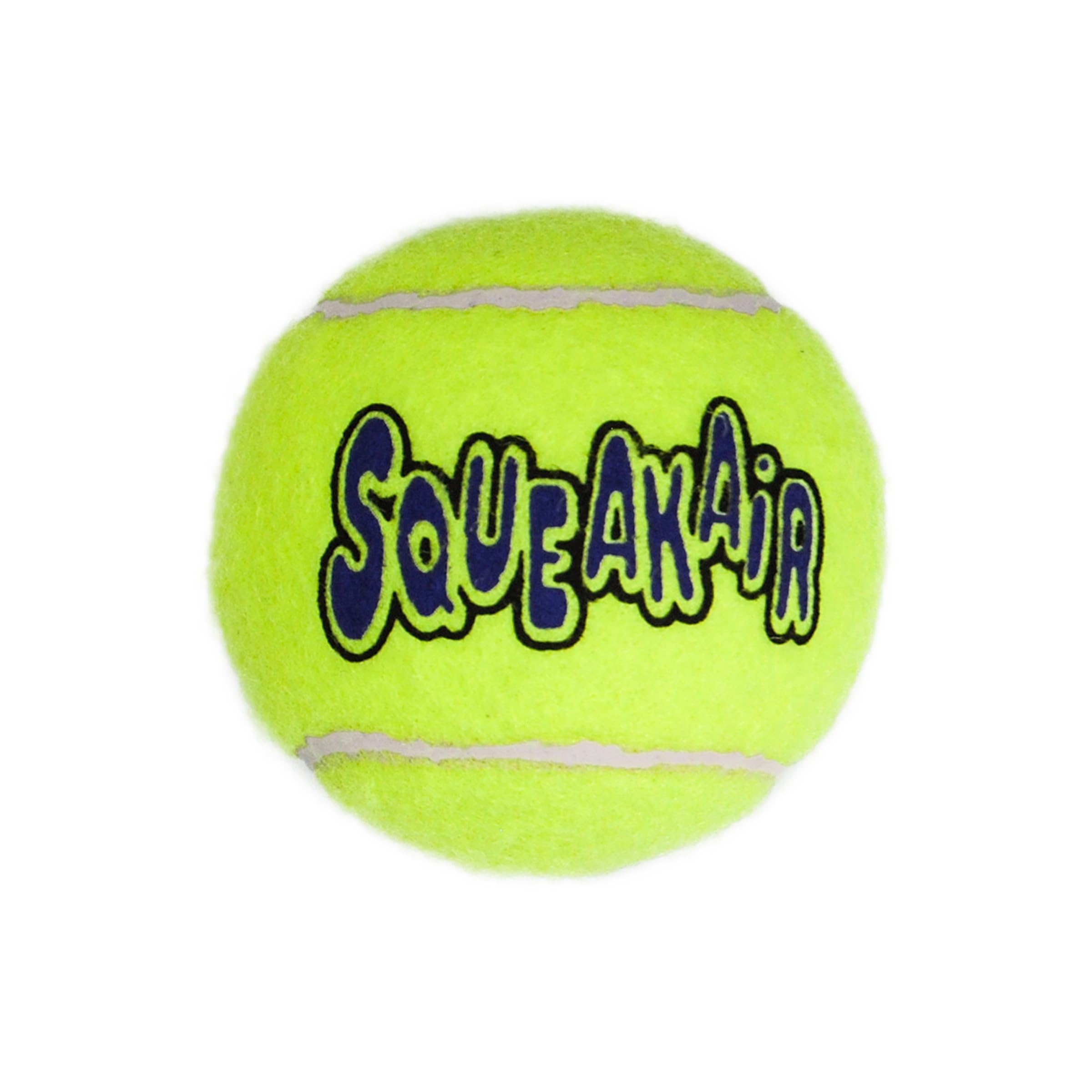 KONG SqueakAir comparaison taille dans une main pour se repérer facilement